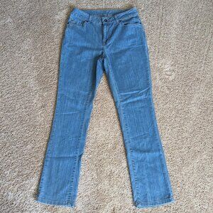L.L. Bean Favorite Fit Cotton Blend Straight Leg Light Wash Jeans Sz 8